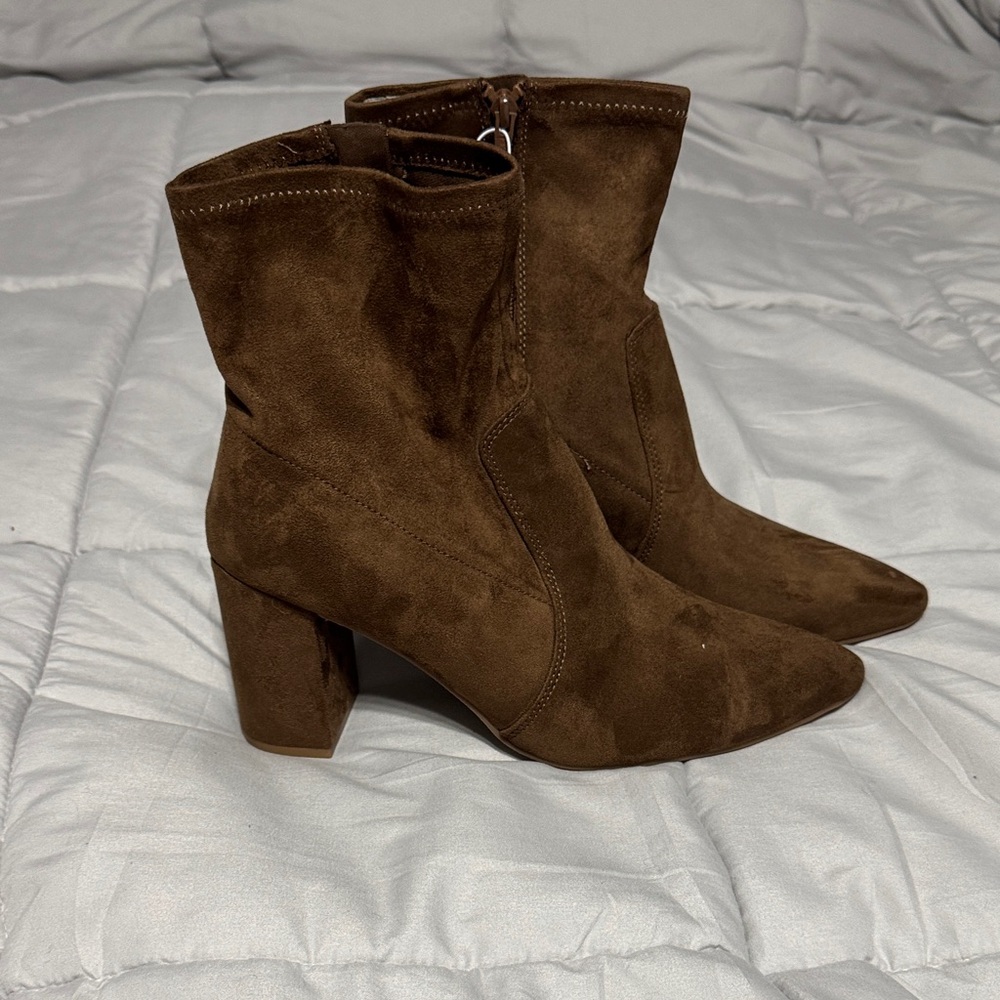 Old Navy Chocolate Heeled Boots
